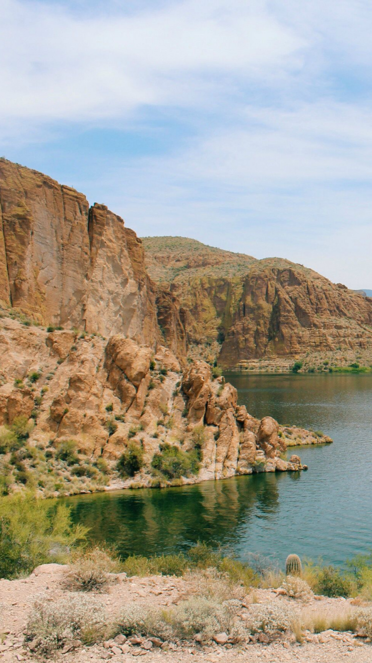 Обои природный заповедник, озеро, водохранилище, гидроресурсы, каровое озеро в разрешении 750x1334