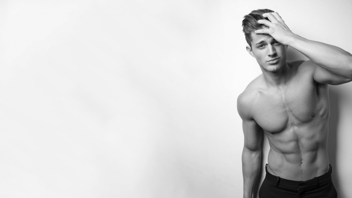 Обои мужской, стояние, мышца, модель, плечо в разрешении 1366x768