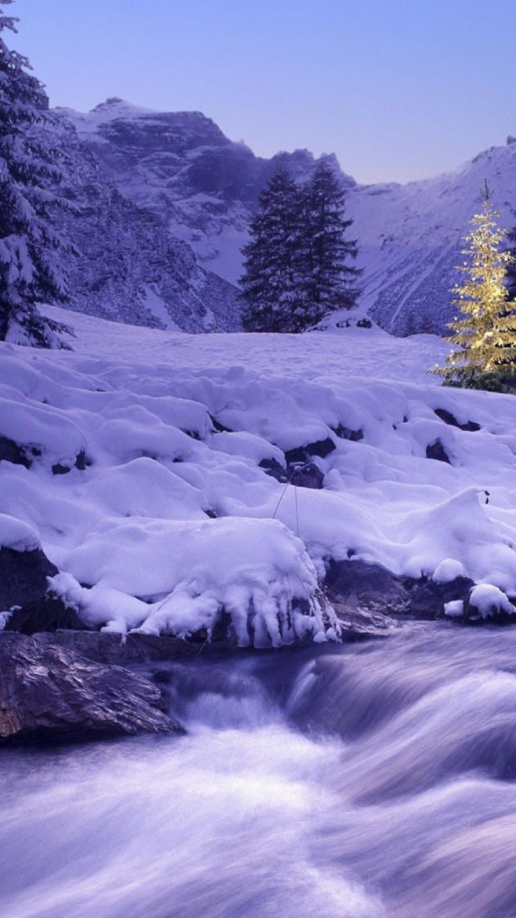 Обои Рождественский день, природа, снег, гора, горный рельеф в разрешении 750x1334