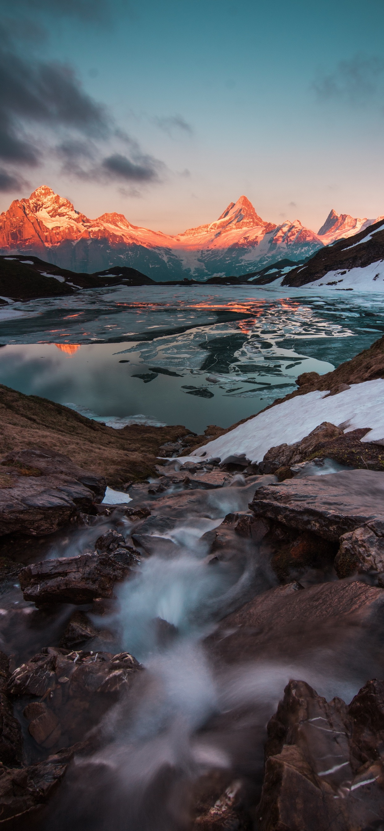 Обои смартфон, облако, вода, гидроресурсы, гора в разрешении 1242x2688