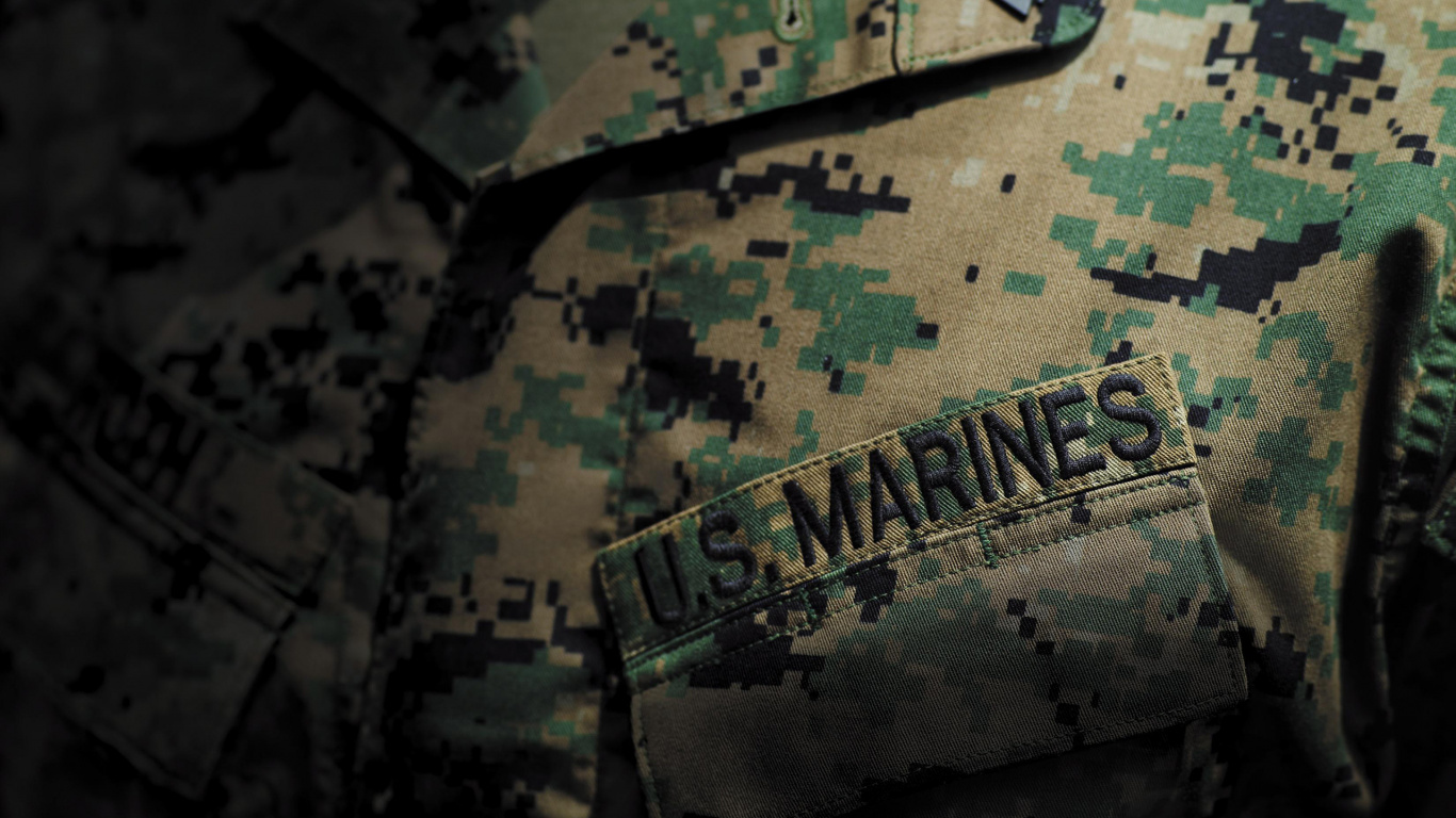 Обои корпус морской пехоты США, пехотинцы, военный камуфляж, зеленый, морские цитаты в разрешении 1366x768