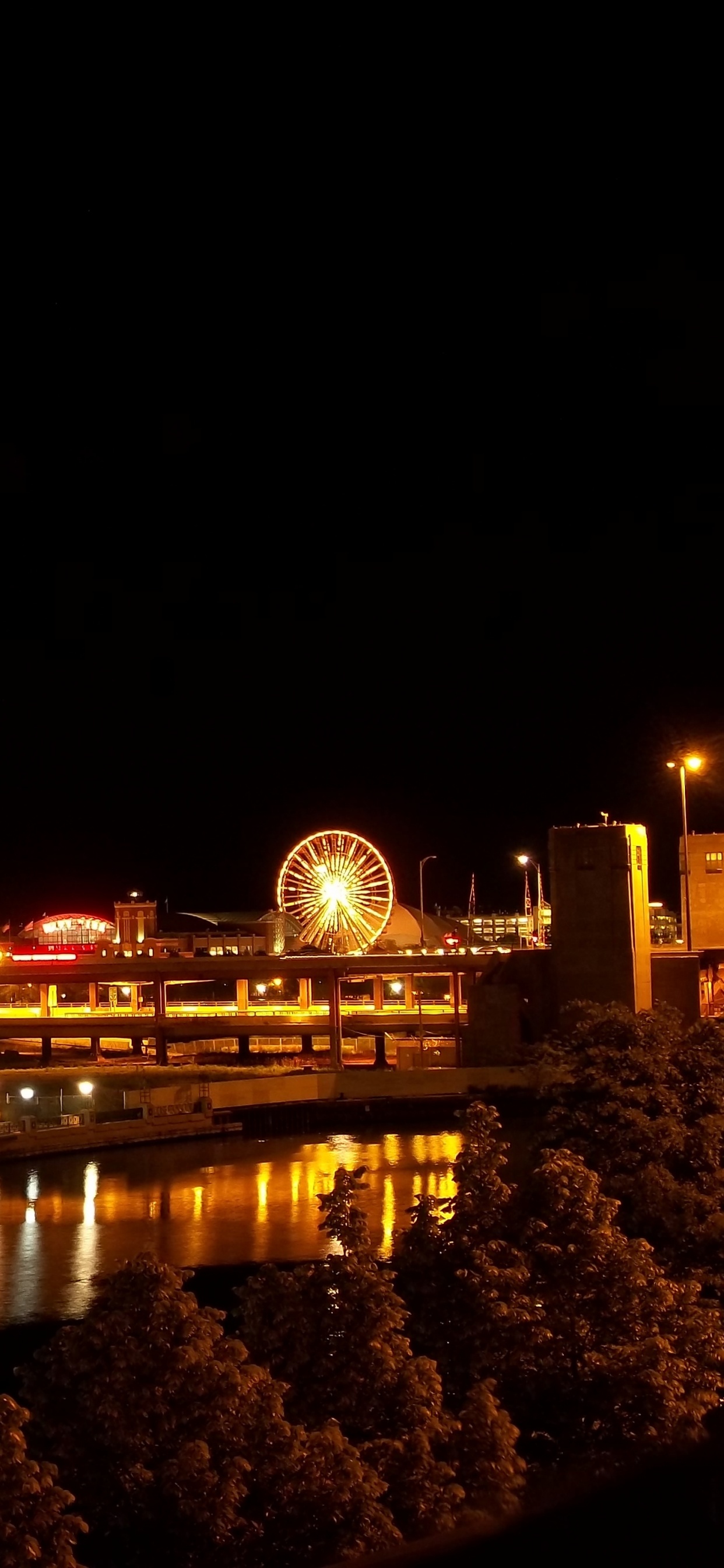 Обои отражение, городской пейзаж, горизонт, линия горизонта, ночь в разрешении 1242x2688