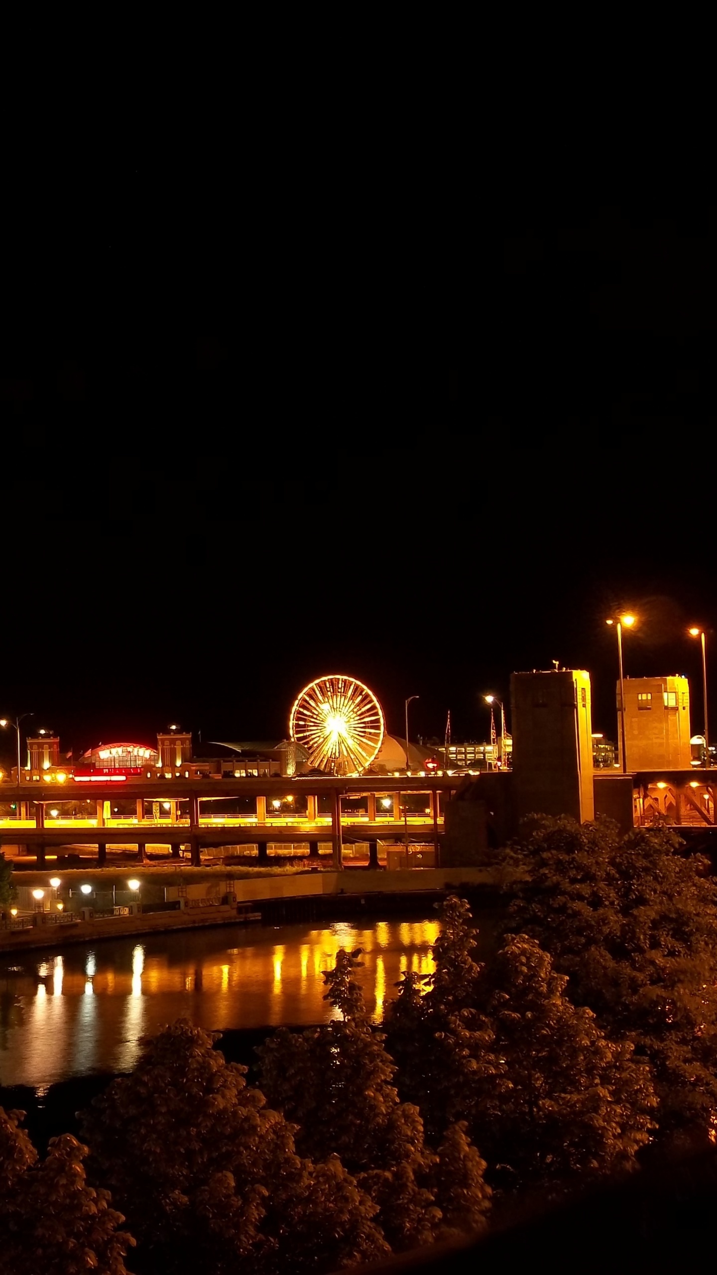 Обои отражение, городской пейзаж, горизонт, линия горизонта, ночь в разрешении 1440x2560