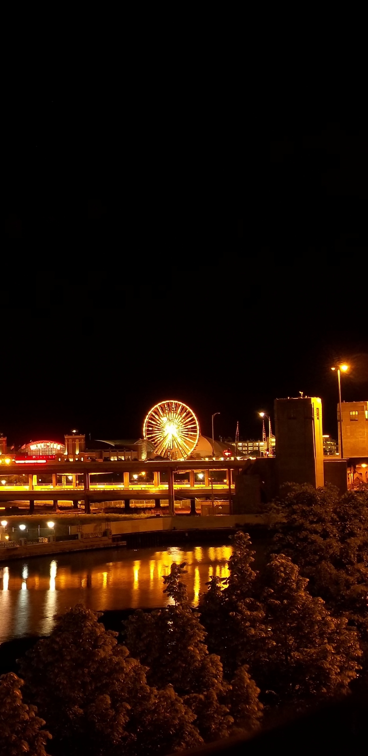 Обои отражение, городской пейзаж, горизонт, линия горизонта, ночь в разрешении 1440x2960