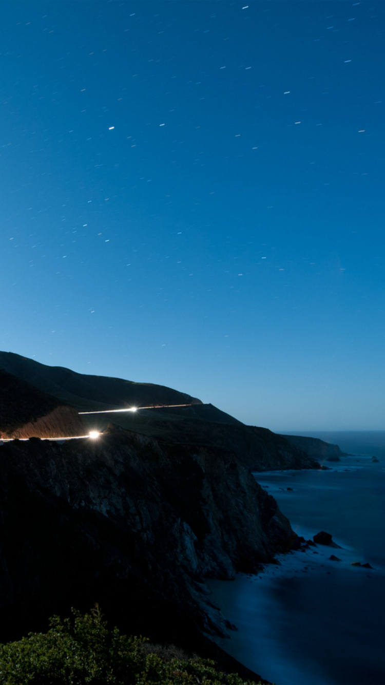 Обои море, ночь, горизонт, побережье, вода в разрешении 750x1334