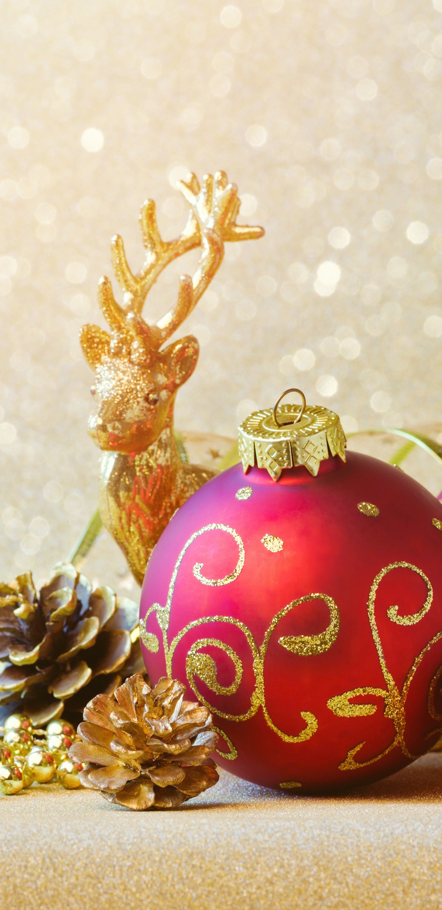 Обои Рождественский день, Рождественские украшения, рождественский орнамент, Рождество, елка в разрешении 1440x2960