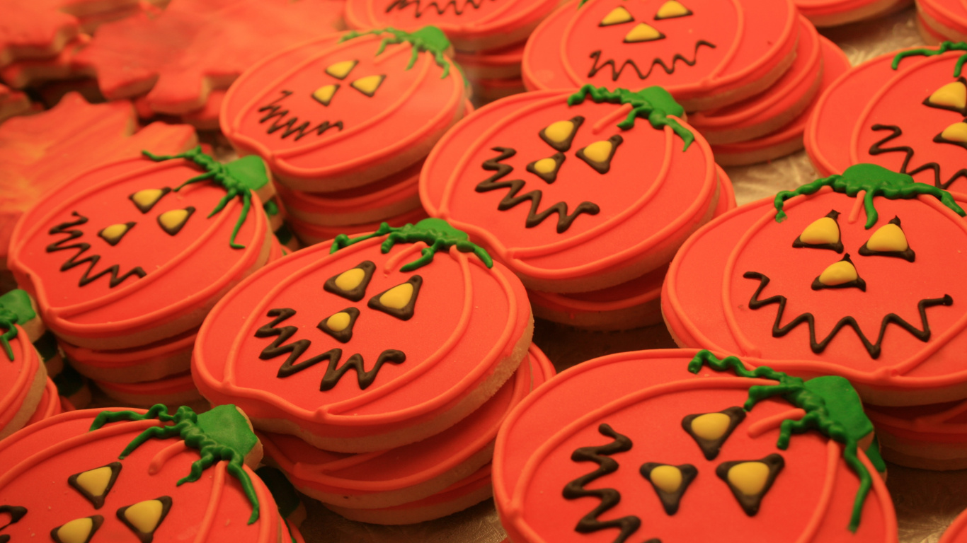 Обои обледенение, сахарное печенье, тыква, Капкейк, сладость в разрешении 1366x768