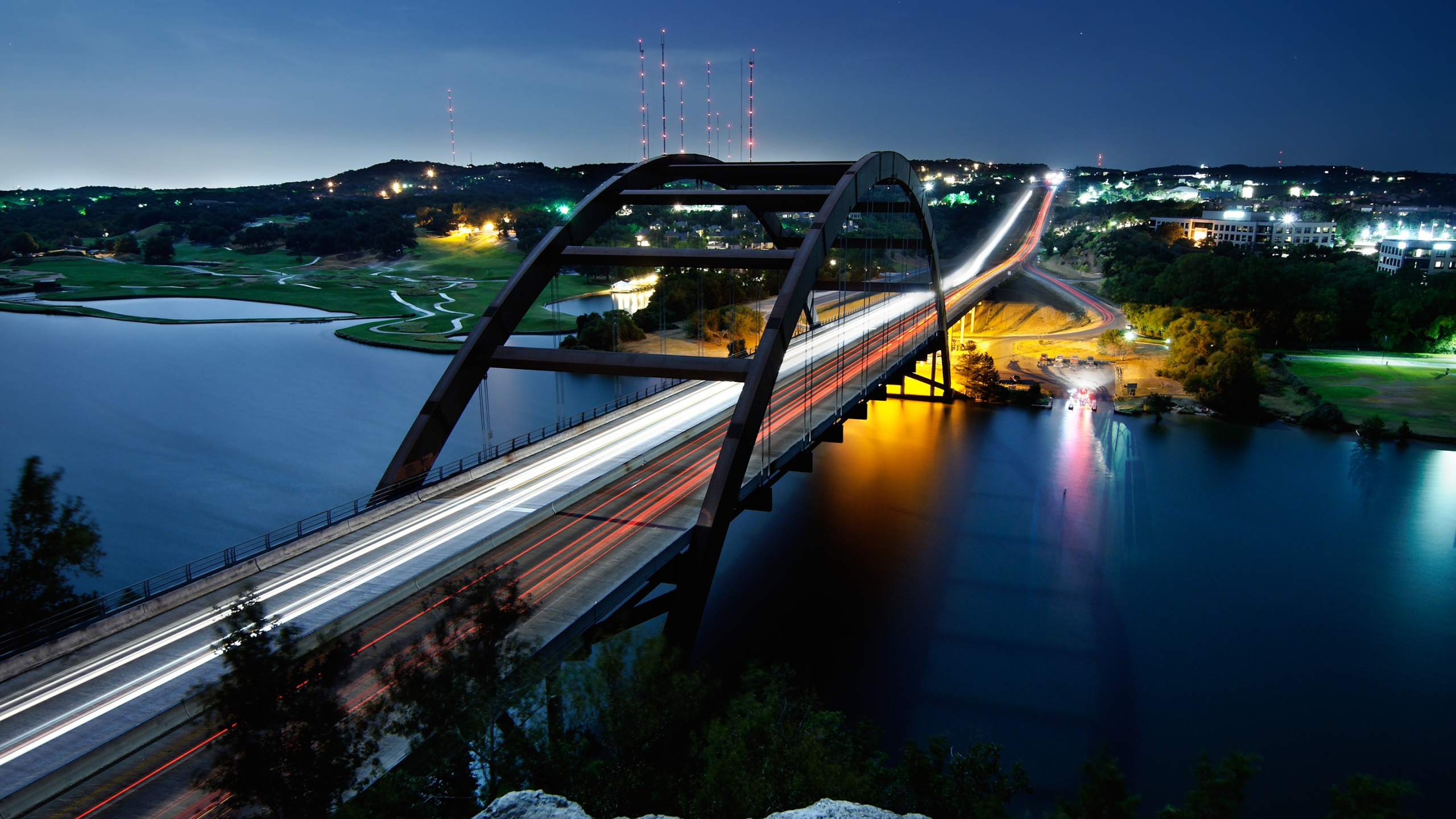 Обои мост, ночь, вода, реки, отражение в разрешении 2560x1440
