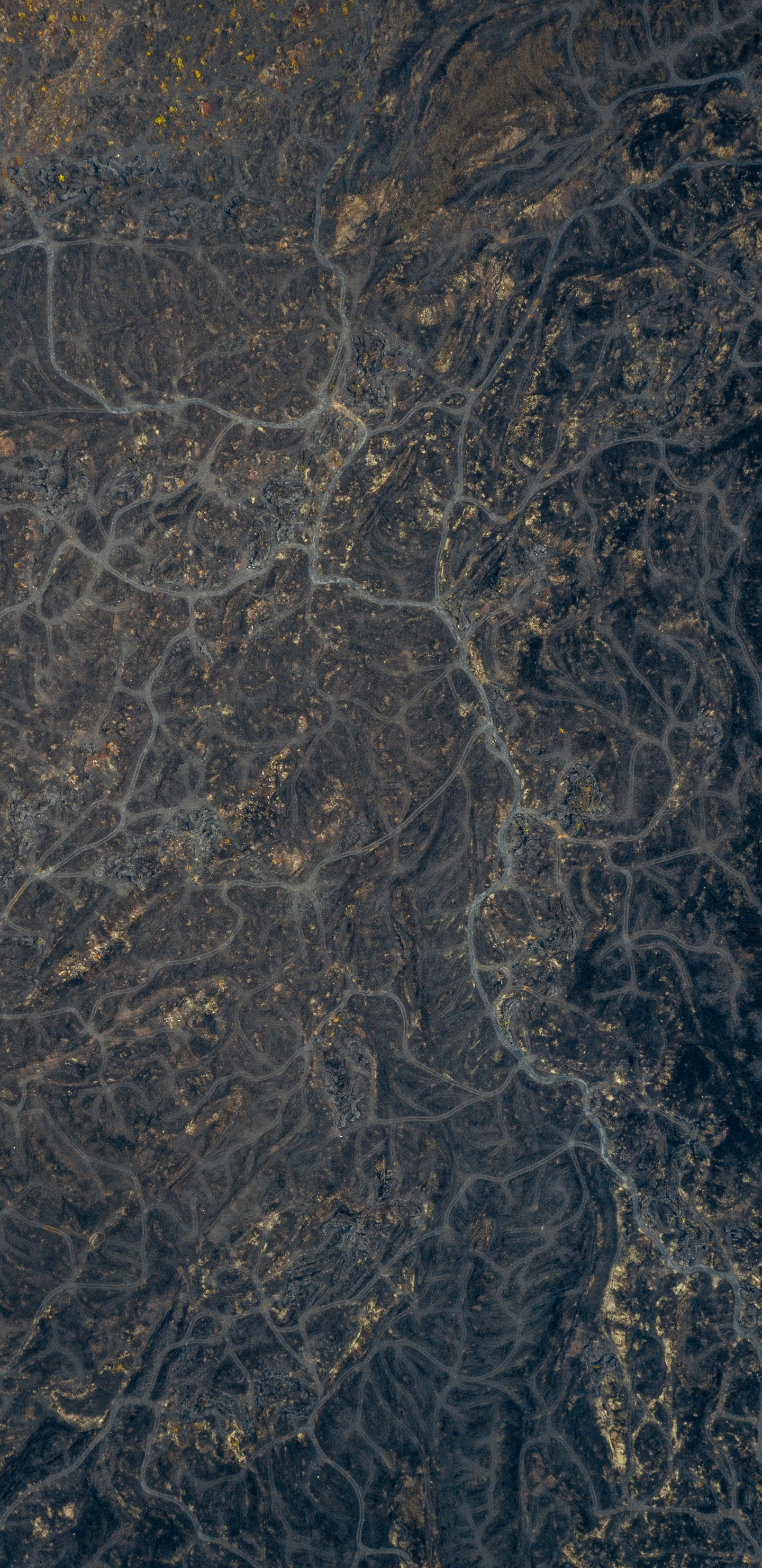 Обои черный, коричневый цвет, геология, гранит, рок в разрешении 1440x2960