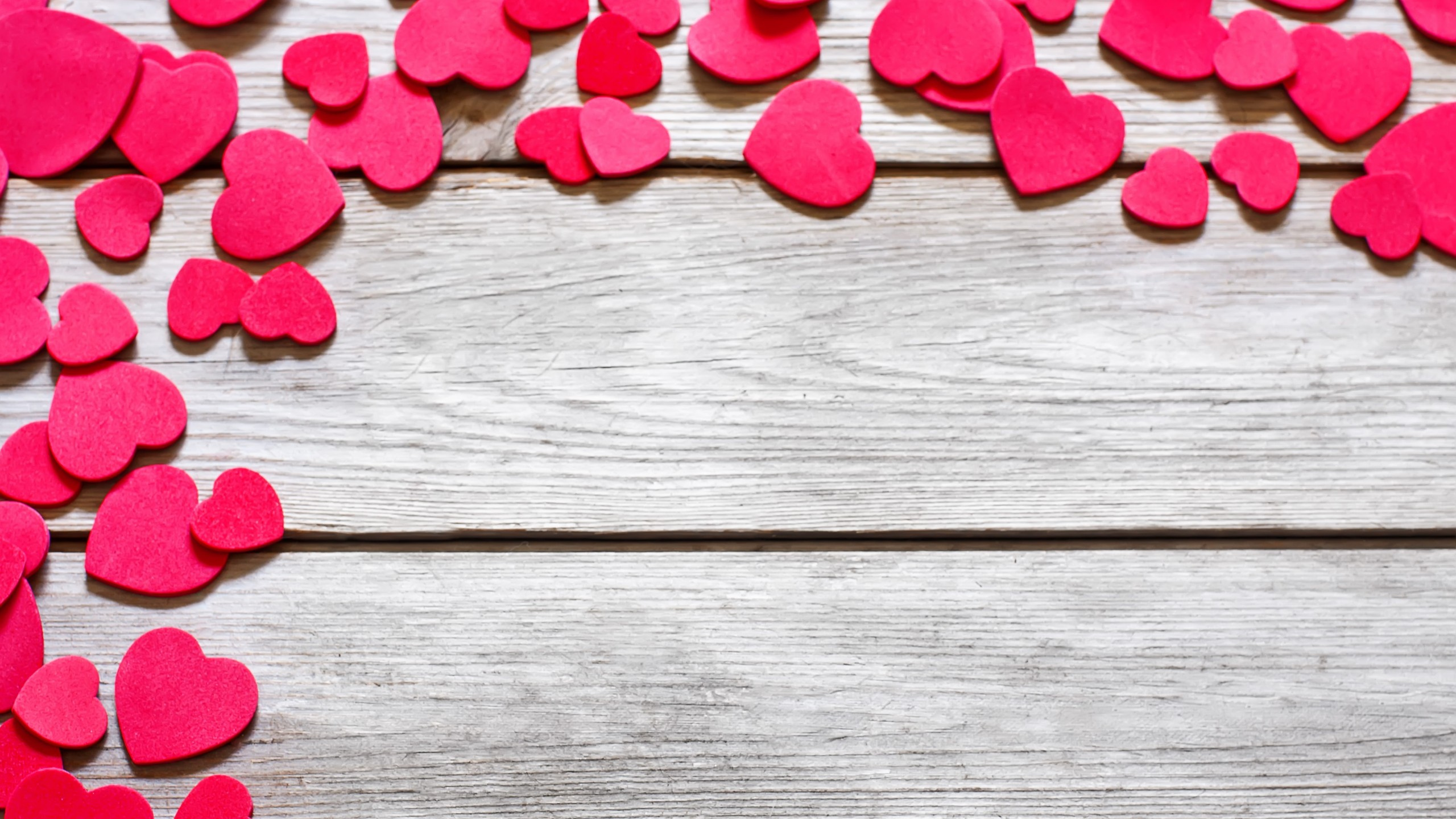 Обои сердце, розовый, лепесток, День Святого Валентина, любовь в разрешении 2560x1440