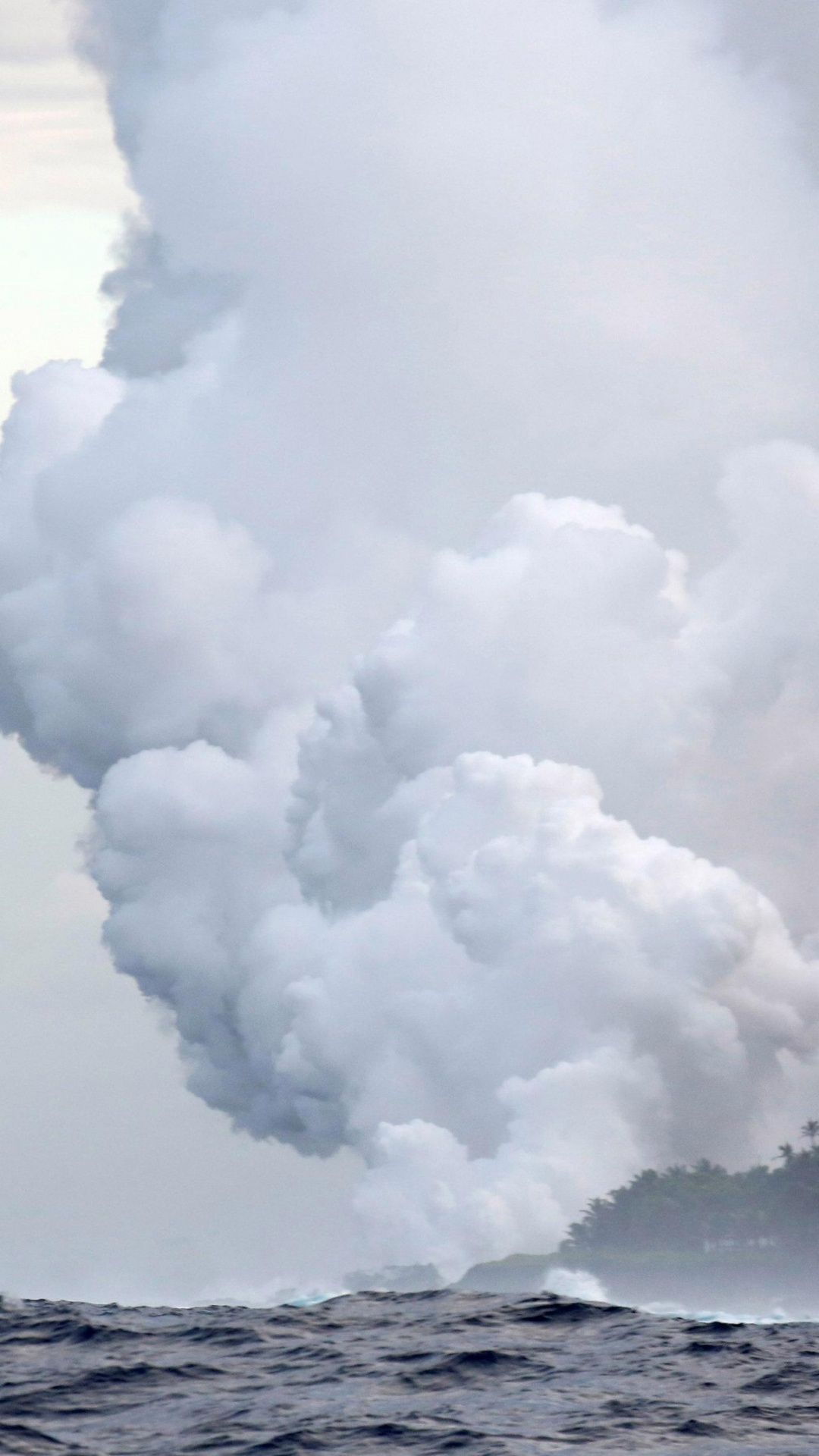 Обои море, вулкан, лава, облако, кучевое облако в разрешении 1080x1920