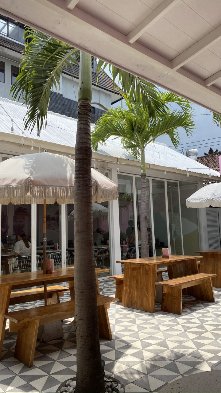 Обои прибежище, патио, недвижимость, тень, твердая древесина в разрешении 720x1280