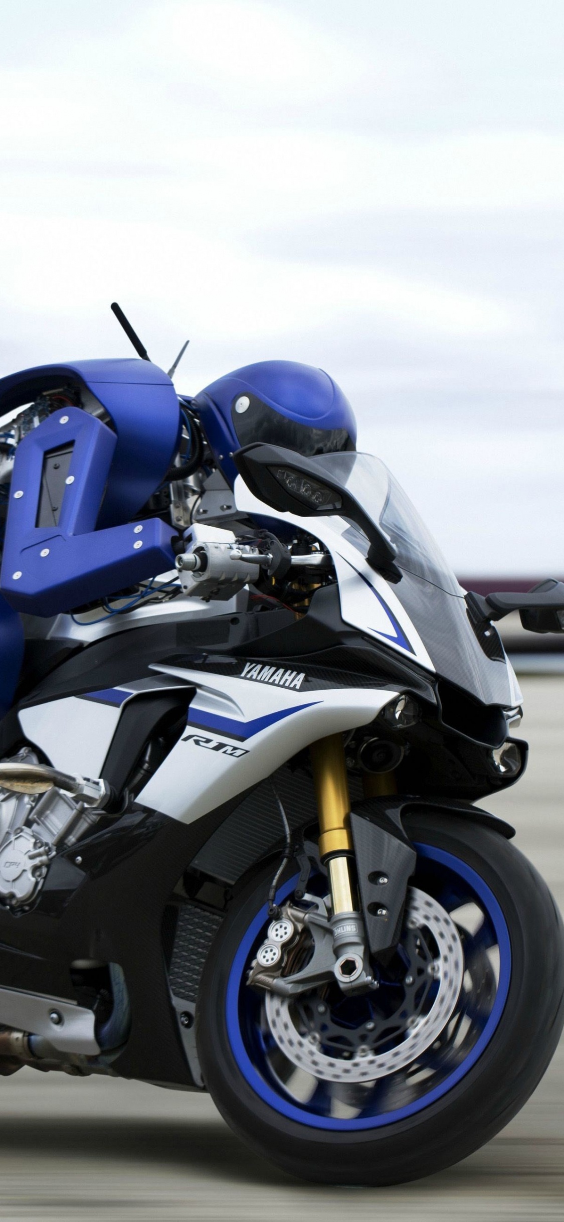 Обои авто, автомобильные шины, мотоцикла Yamaha робот, мотоцикл, yamaha vmax в разрешении 1125x2436