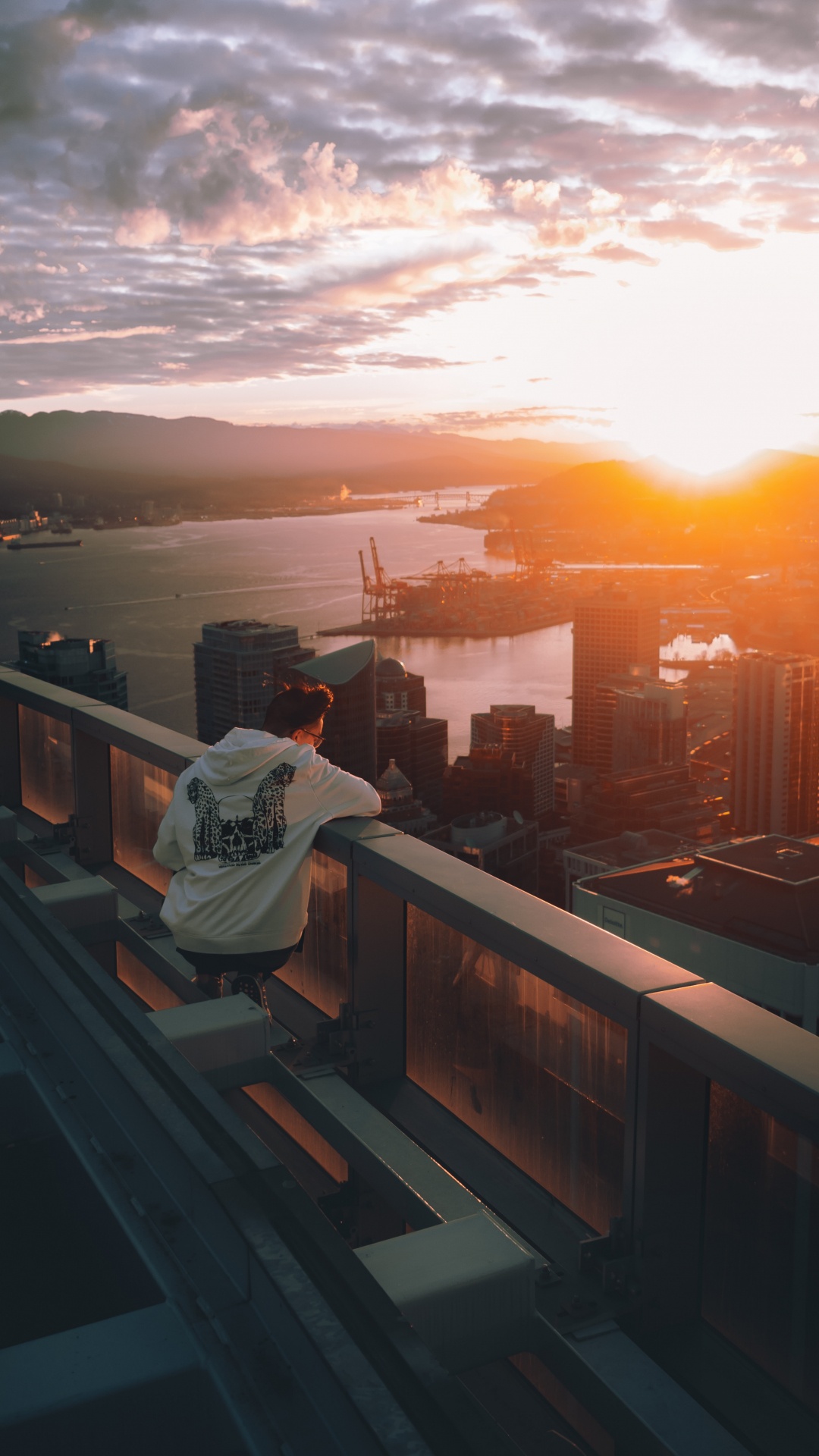 Обои закат, горизонт, вечер, восход солнца, облако в разрешении 1080x1920