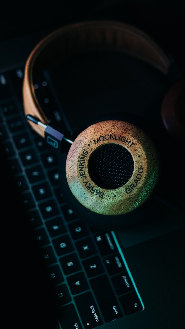 Обои наушники, аудиосигнал, звуковое оборудование, технологии, гаджет в разрешении 720x1280