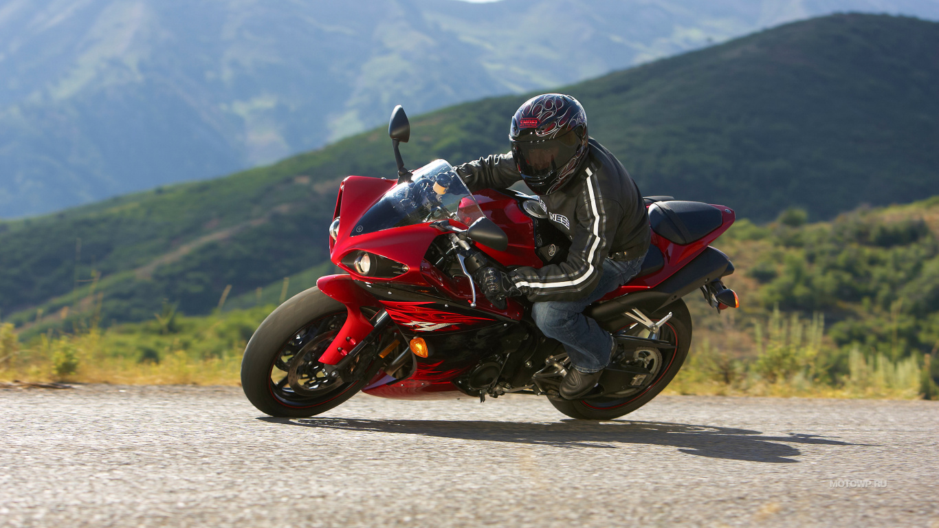 Обои мотоспорт, крейсер, мотоцикл, Ямаха мотор Компани, корпорация Yamaha в разрешении 1366x768