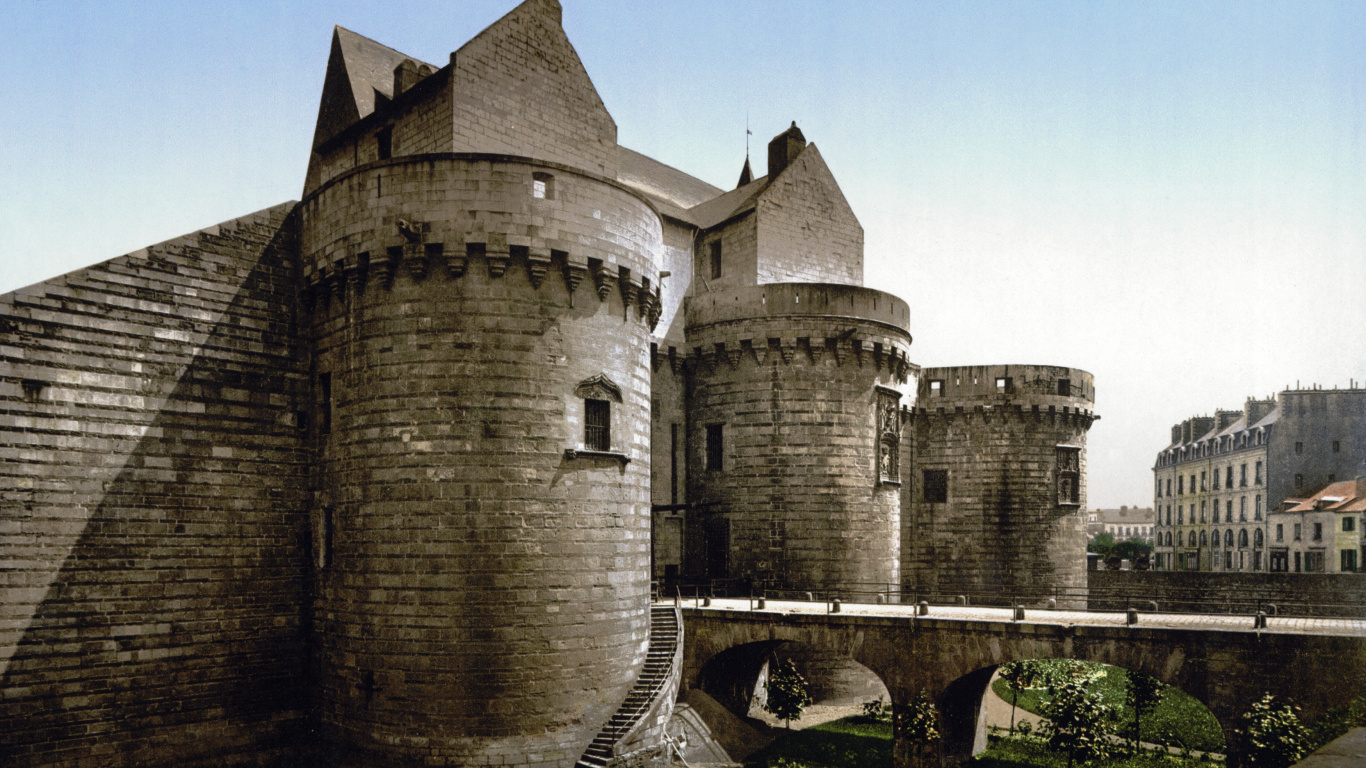 Обои замок, фортификация, средневековая архитектура, здание, ров в разрешении 1366x768