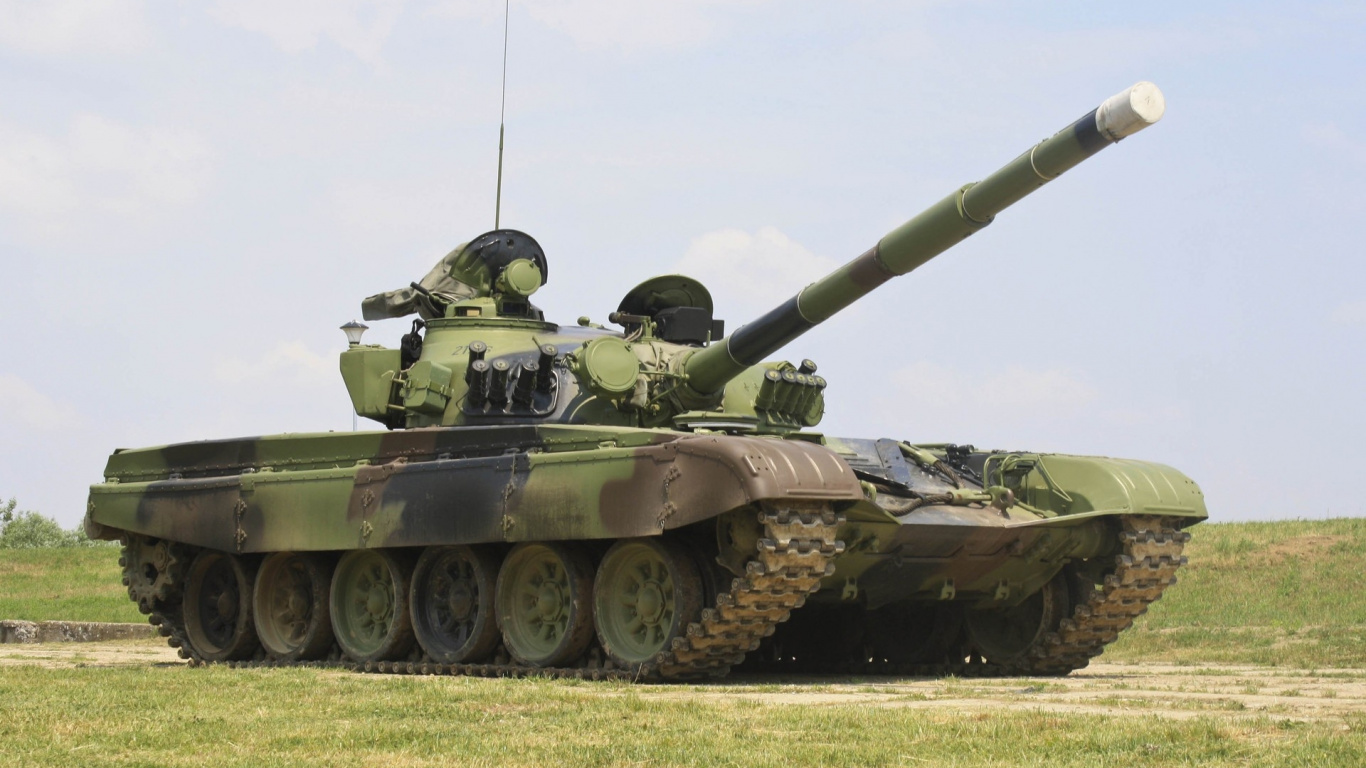 Обои бак, военнослужащие, броневик, бронеавтомобиль, военная техника в разрешении 1366x768