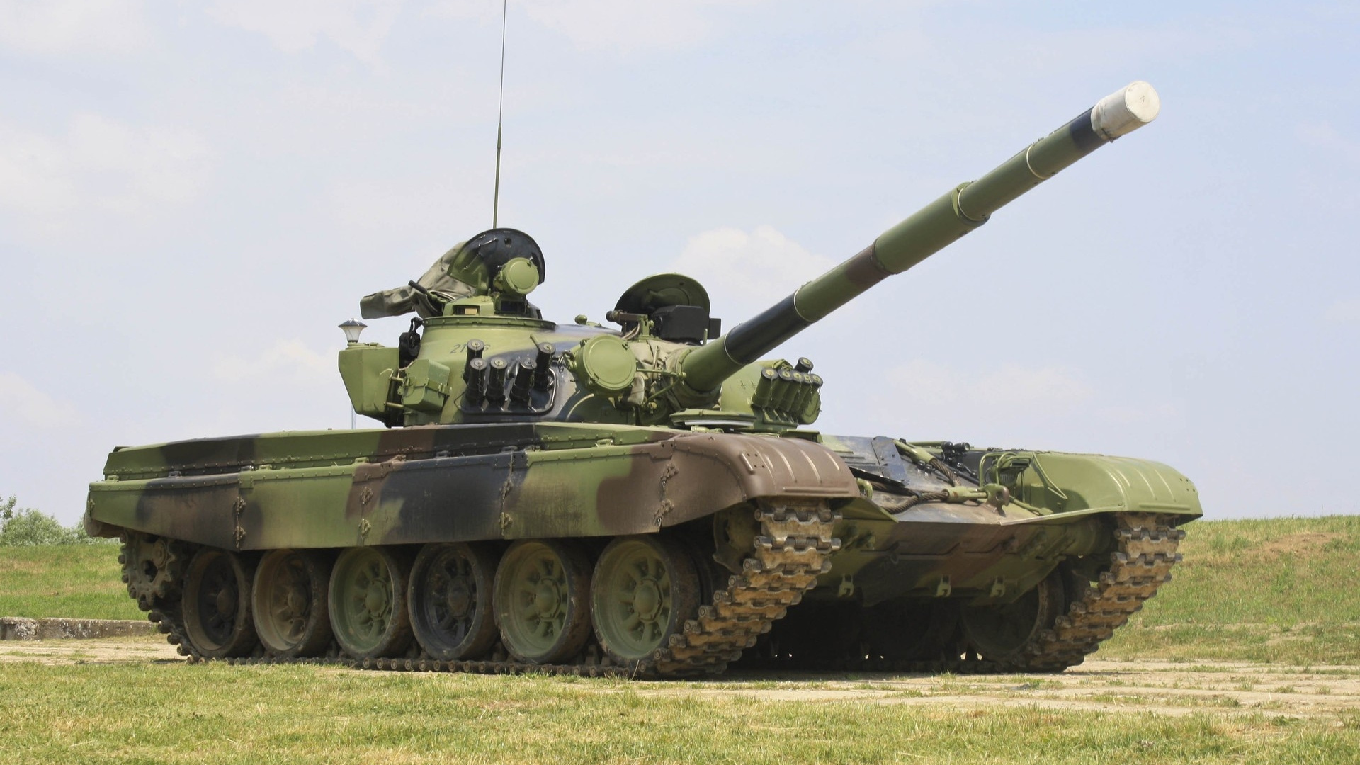 Обои бак, военнослужащие, броневик, бронеавтомобиль, военная техника в разрешении 1920x1080