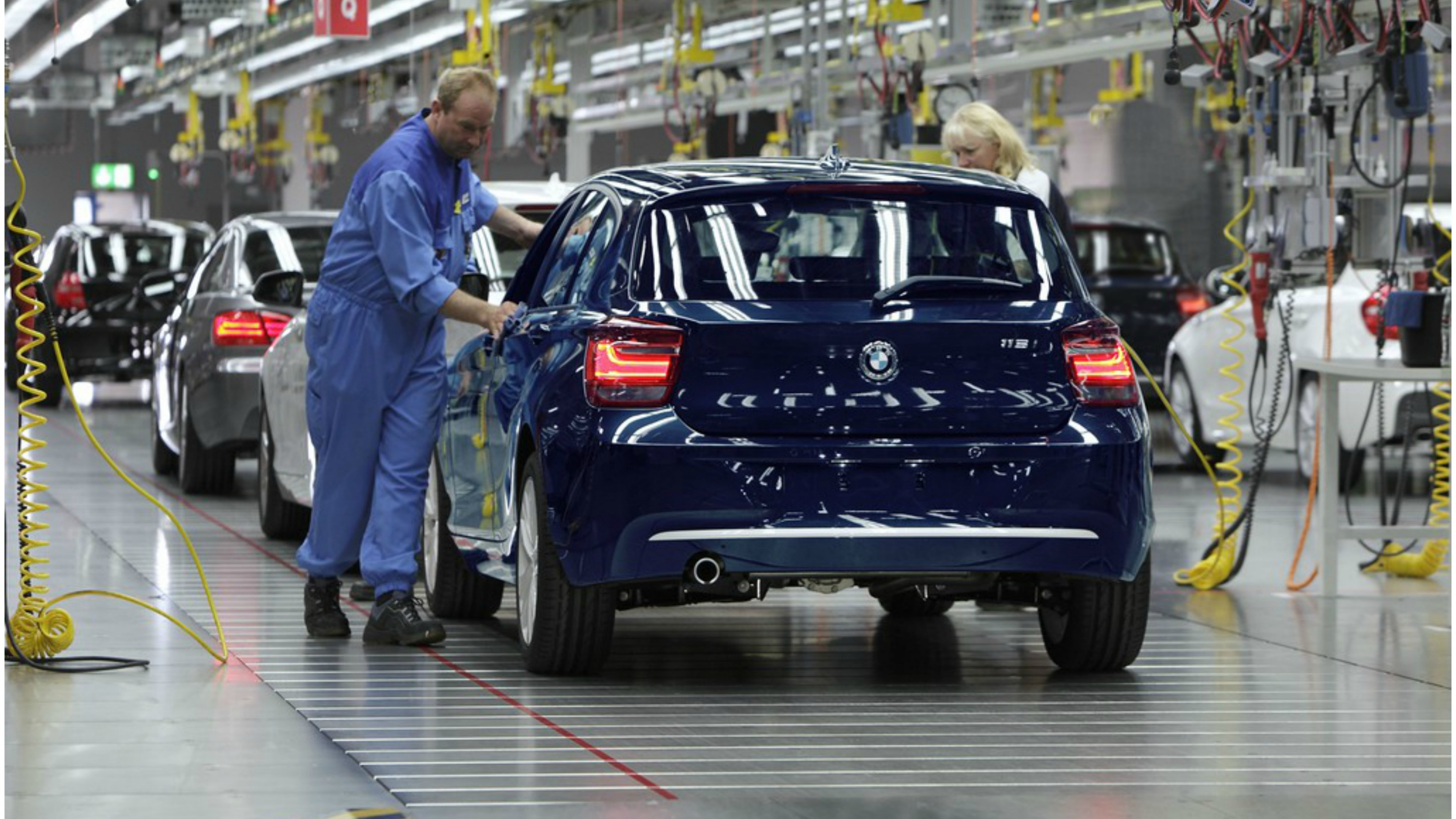 Обои bmw 3 серии, bmw, авто, Авто шоу, городской автомобиль в разрешении 3840x2160