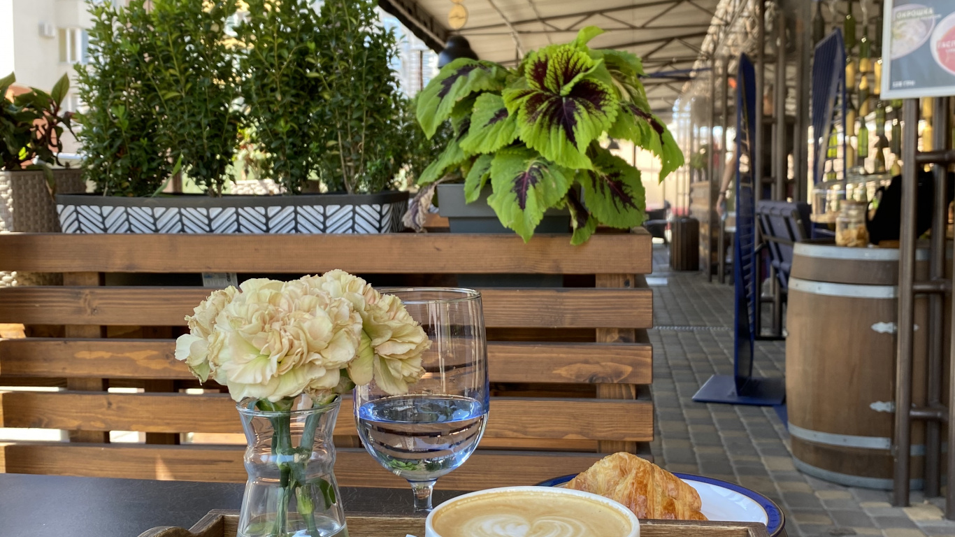 Обои таблица, кофейня, наука, биология, кофейная чашка в разрешении 1366x768