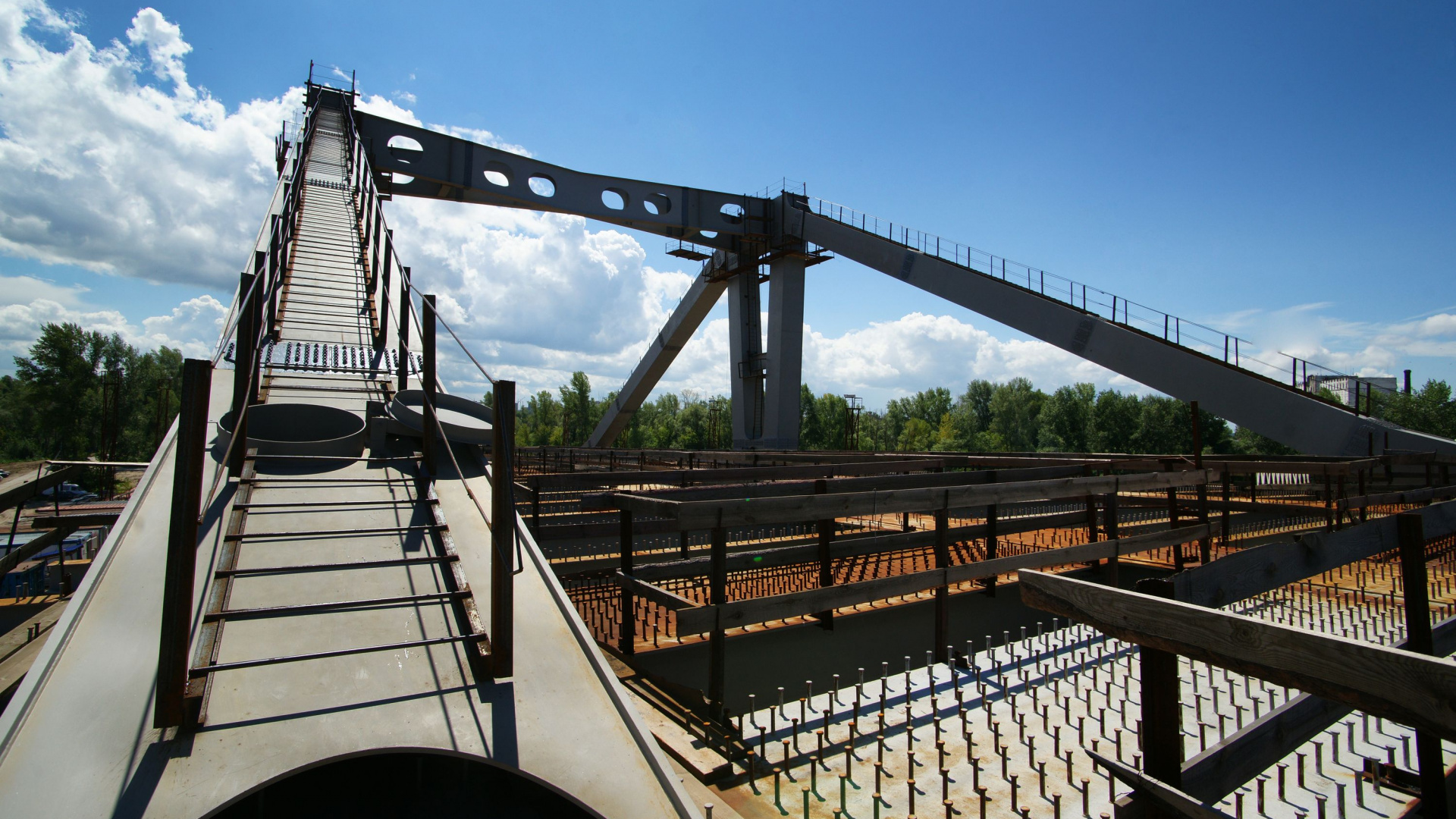 Обои подвесной мост, Мост ферменной конструкции, мост, дерево, небо в разрешении 1920x1080