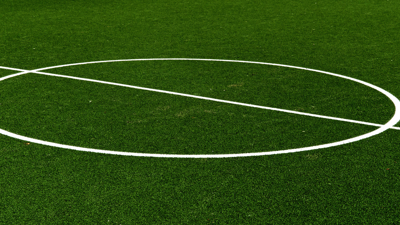 Обои футбол, футбольное поле, командный вид спорта, спортивные объекты, зеленый в разрешении 1366x768