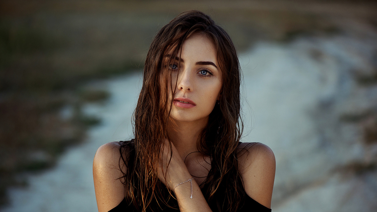 Обои портрет, волосы, лицо, красота, губа в разрешении 1280x720