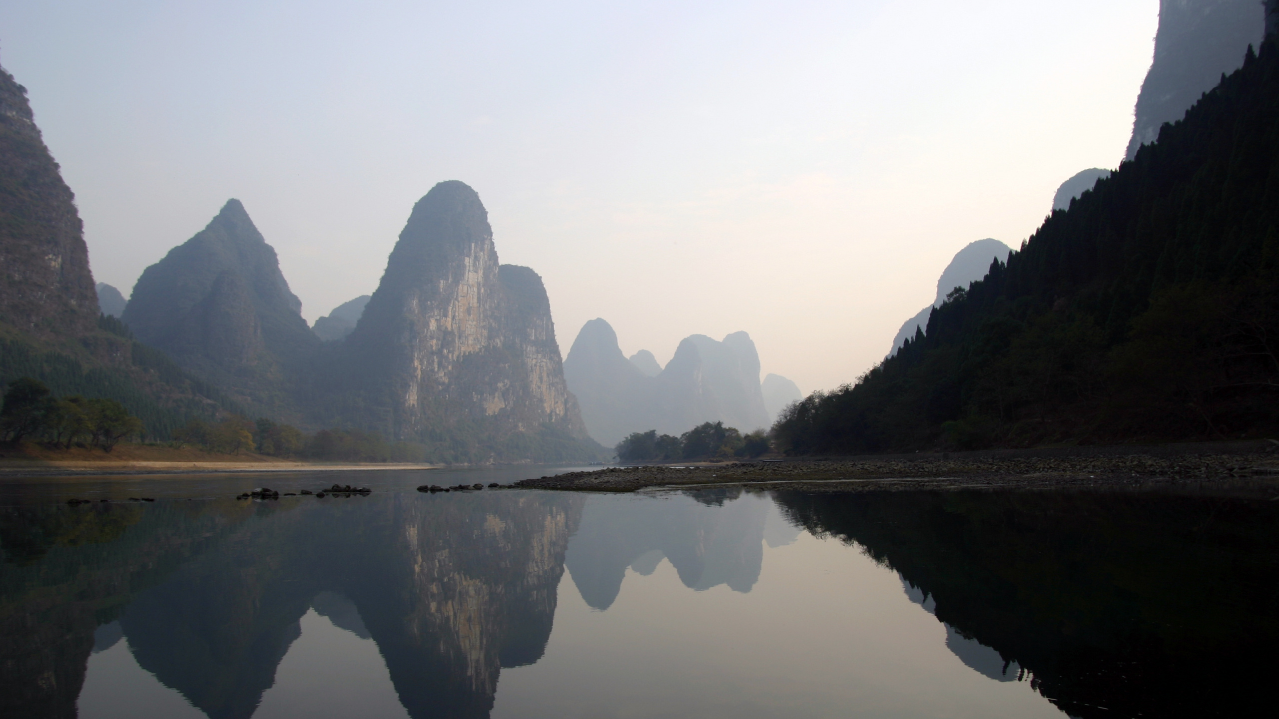 Обои Округ Яншо, отражение, природа, гора, горный рельеф в разрешении 2560x1440