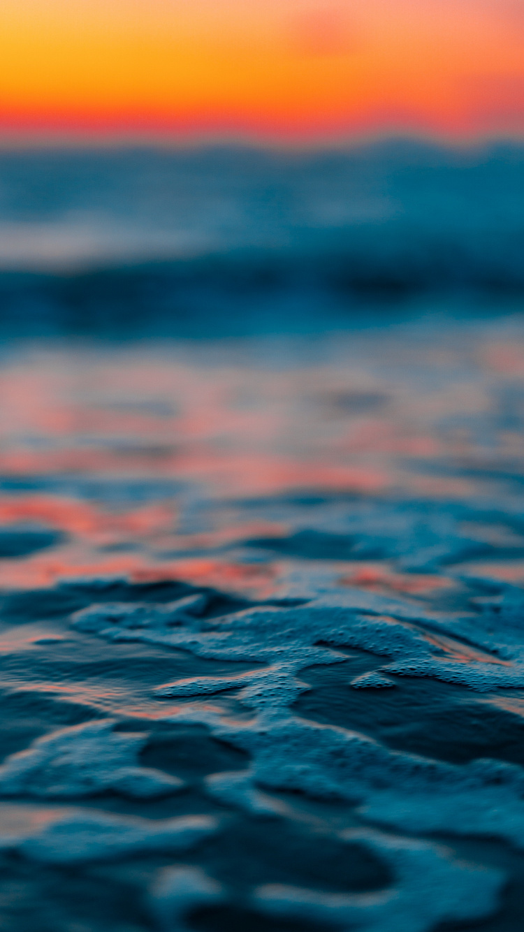 Обои яблоко, вода, жидкий, синий, лазурный в разрешении 750x1334