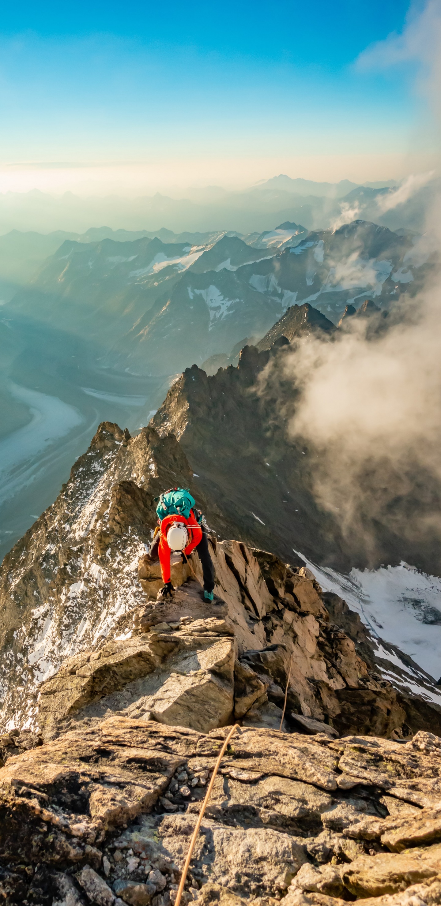 Обои горное приключение, приключения, альпинизм, гора, гора Фудзи в разрешении 1440x2960