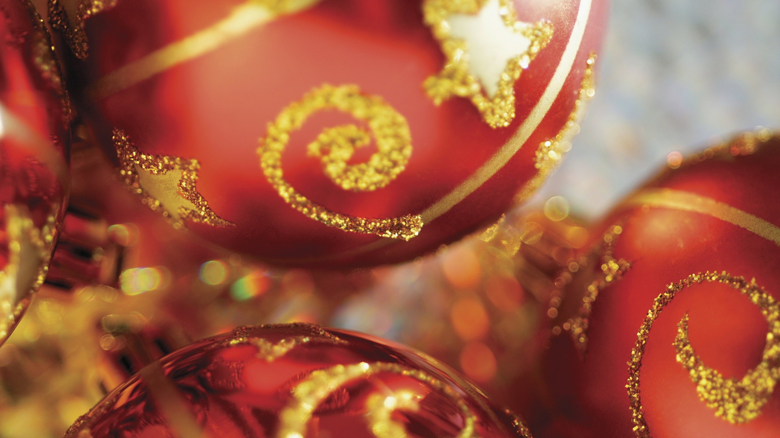 Обои Новый год, Рождественский день, праздник, рождественский орнамент, Рождественские украшения в разрешении 2560x1440