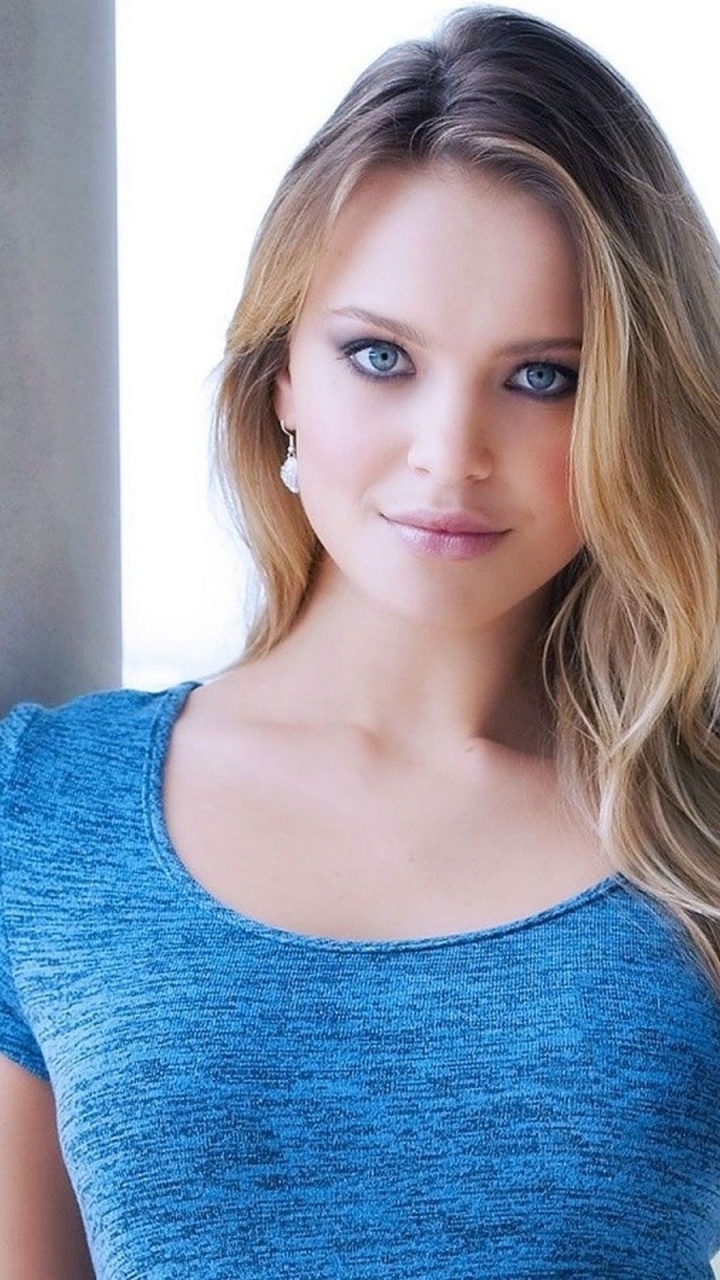 Обои модель, синий, плечо, красота, блондин в разрешении 720x1280