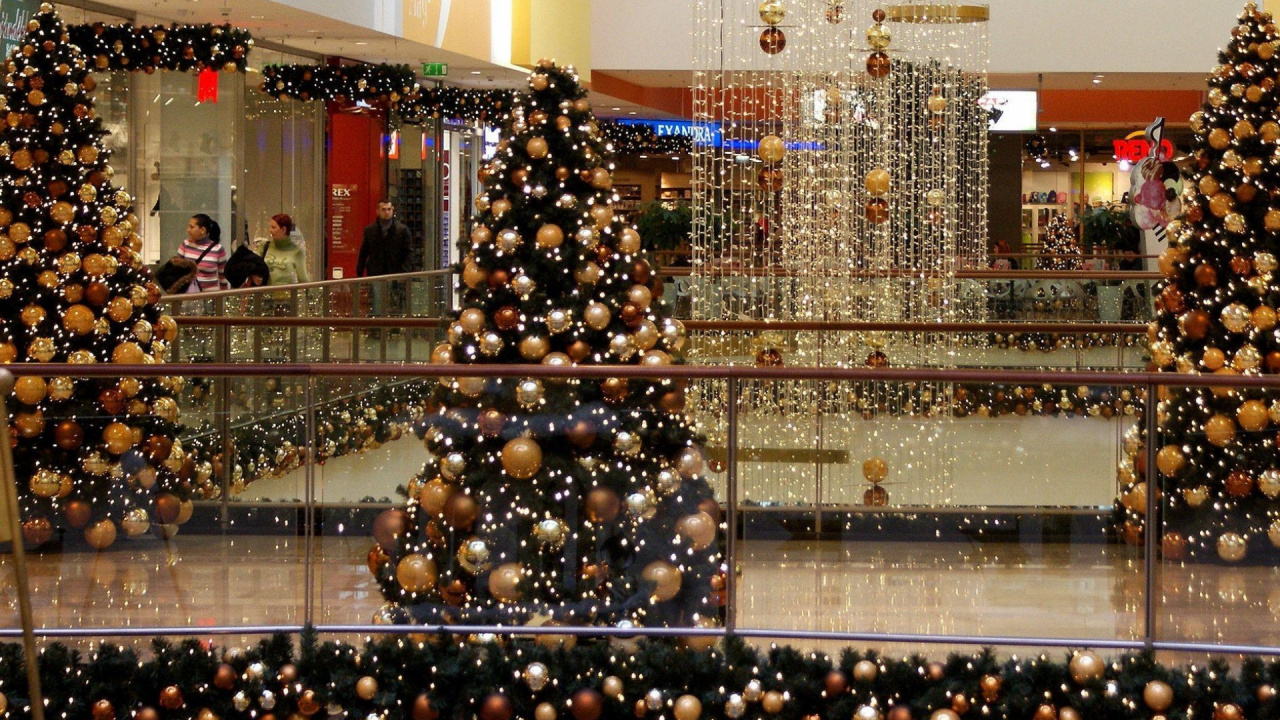 Обои Рождественские украшения, елка, новогодняя елка, искусственную елку, Новогодние украшения в разрешении 1280x720