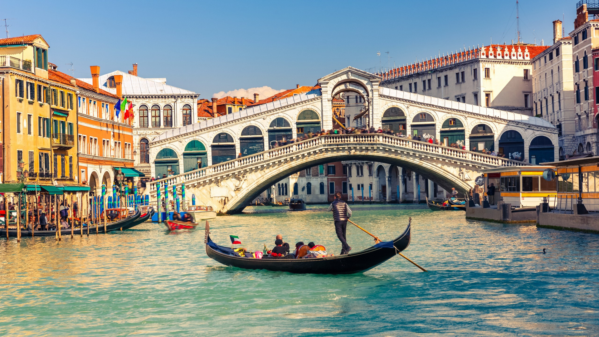 Обои мост Риальто, гондола, перевозка воды, водный путь, канал в разрешении 1920x1080