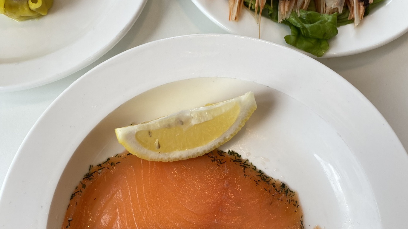 Обои блюда, копченый лосось, морепродукты, пища, ингредиент в разрешении 1366x768