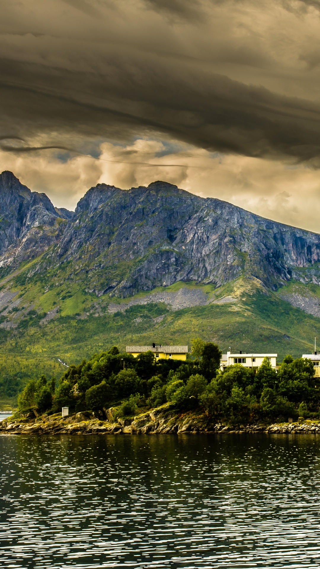 Обои фьорд, гора, природа, горный рельеф, нагорье в разрешении 1080x1920