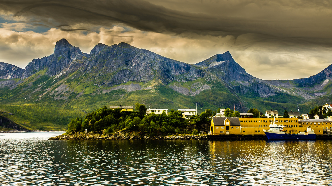 Обои фьорд, гора, природа, горный рельеф, нагорье в разрешении 1366x768