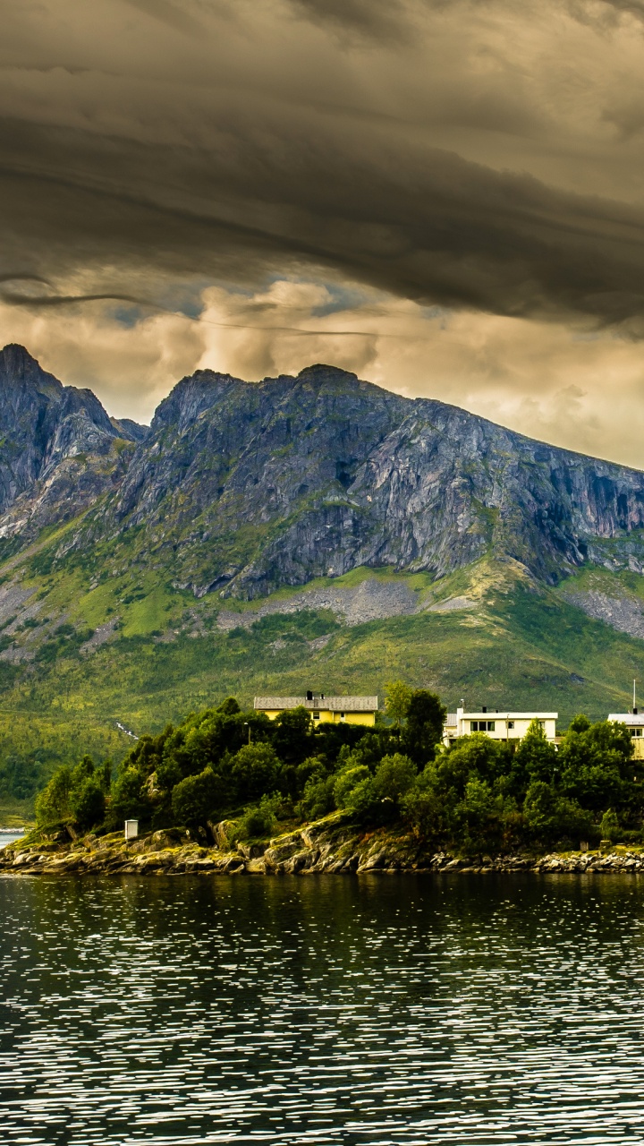 Обои фьорд, гора, природа, горный рельеф, нагорье в разрешении 720x1280