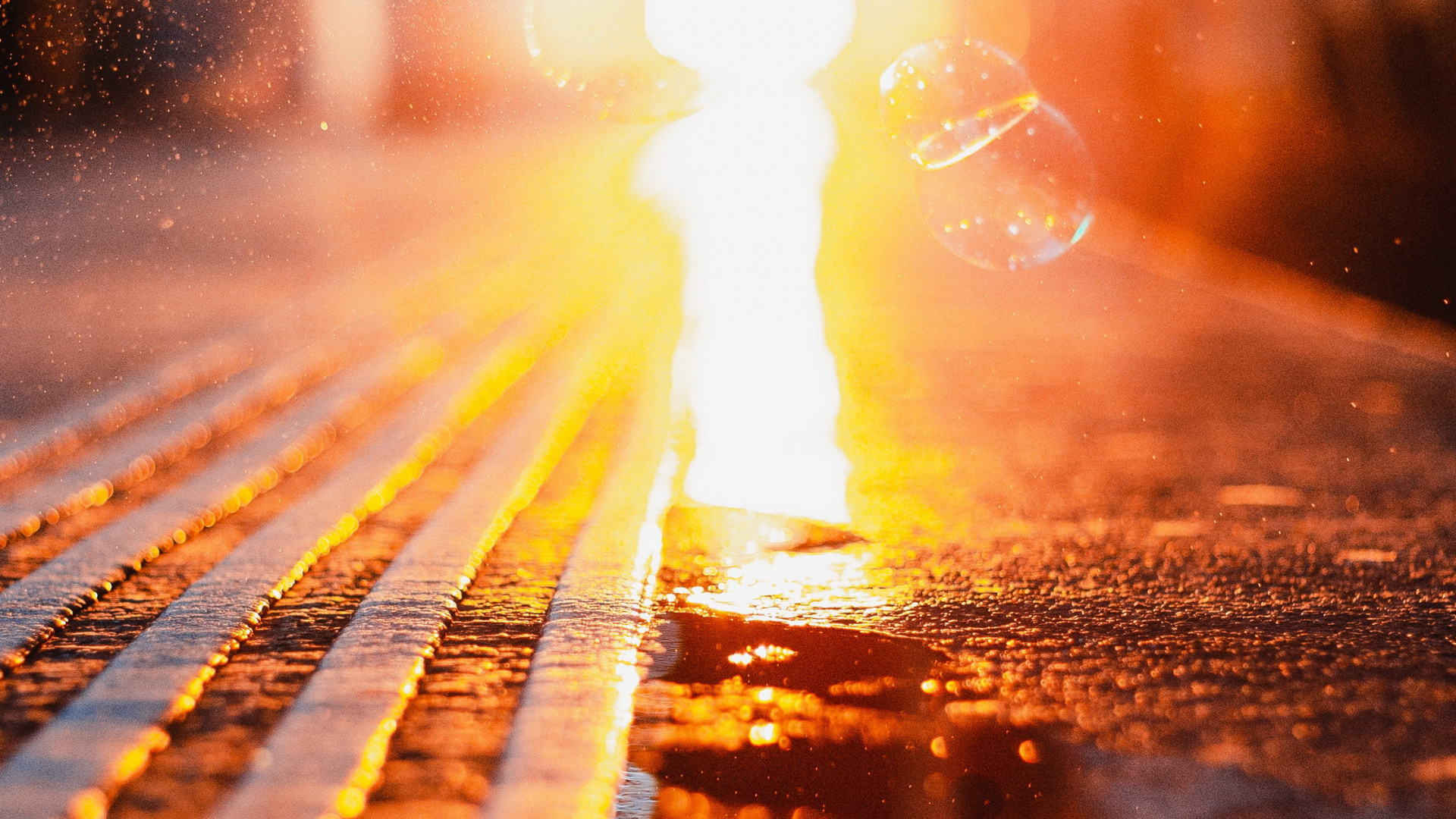 Обои атмосфера, автомобильное освещение, Янтарь, облако, дорожное покрытие в разрешении 1920x1080