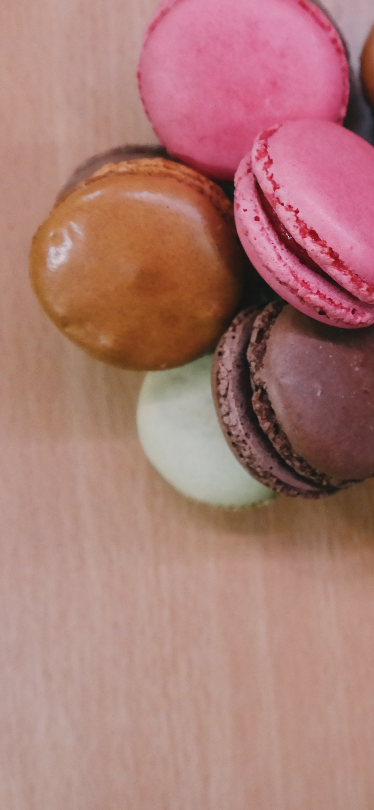 Обои кофейня, макарон, миндальное печенье, пища, сладость в разрешении 1242x2688