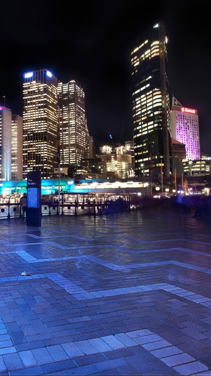 Обои ориентир, ночь, свет, архитектура, городской район в разрешении 720x1280