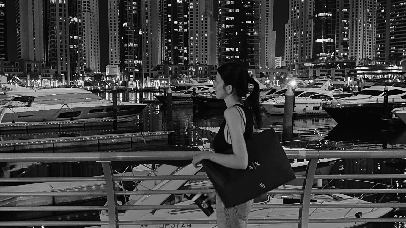 Обои городской район, ночь, башня, метрополия, город в разрешении 1366x768