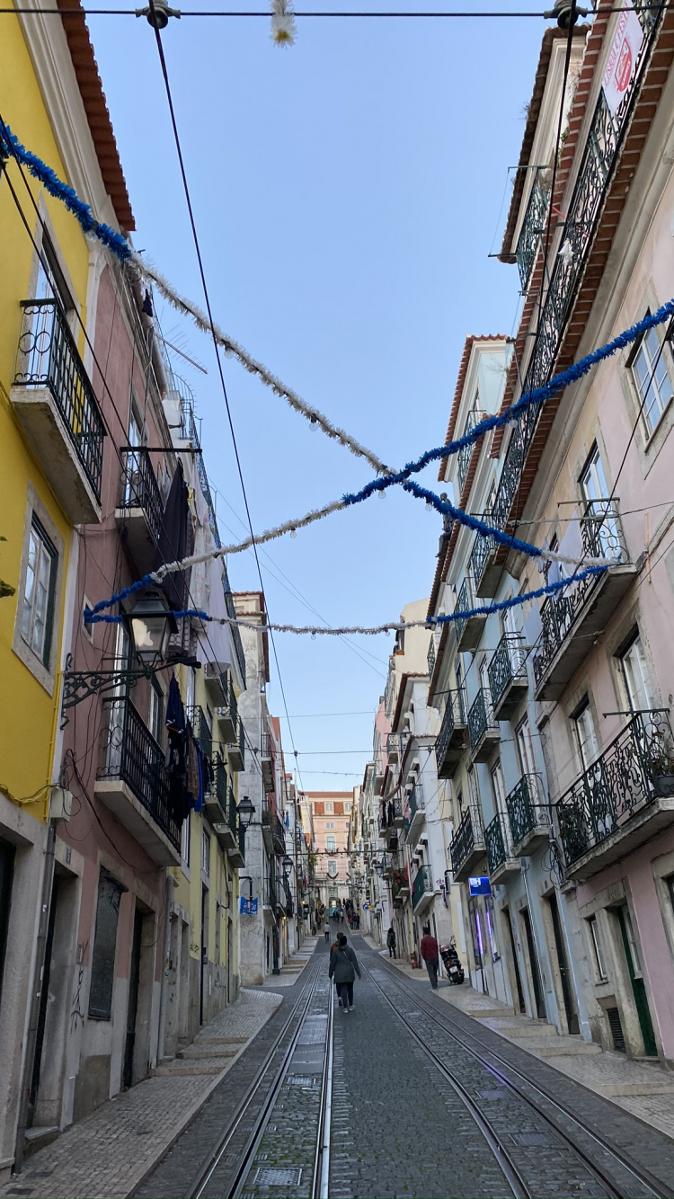 Обои дневное время, дорога, городок, соседство, инфраструктура в разрешении 750x1334