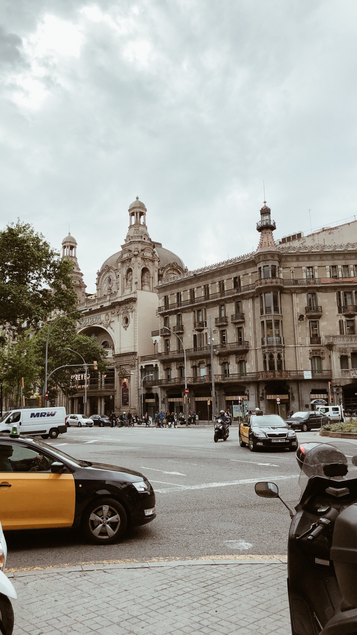 Обои автомобиль среднего размера, компактный автомобиль, Король, шина, колесо в разрешении 1440x2560