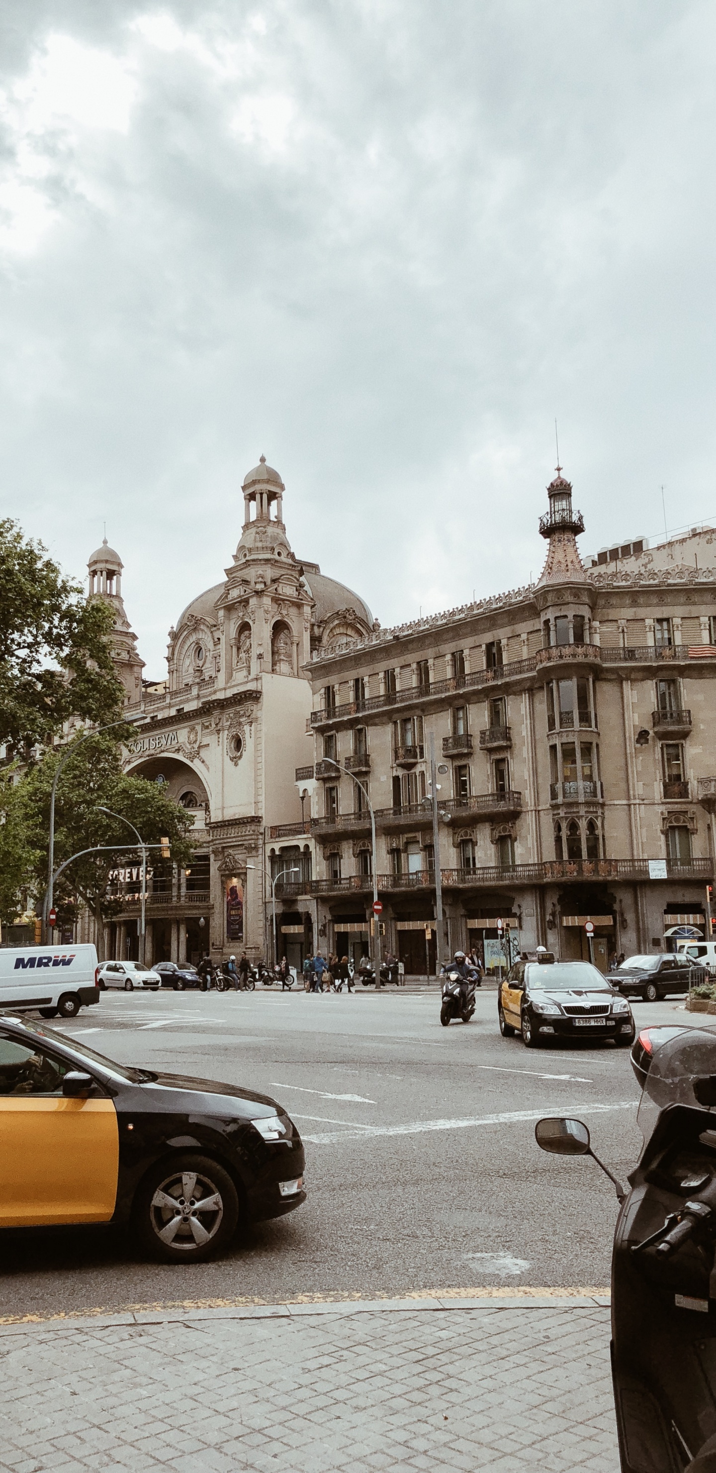 Обои автомобиль среднего размера, компактный автомобиль, Король, шина, колесо в разрешении 1440x2960