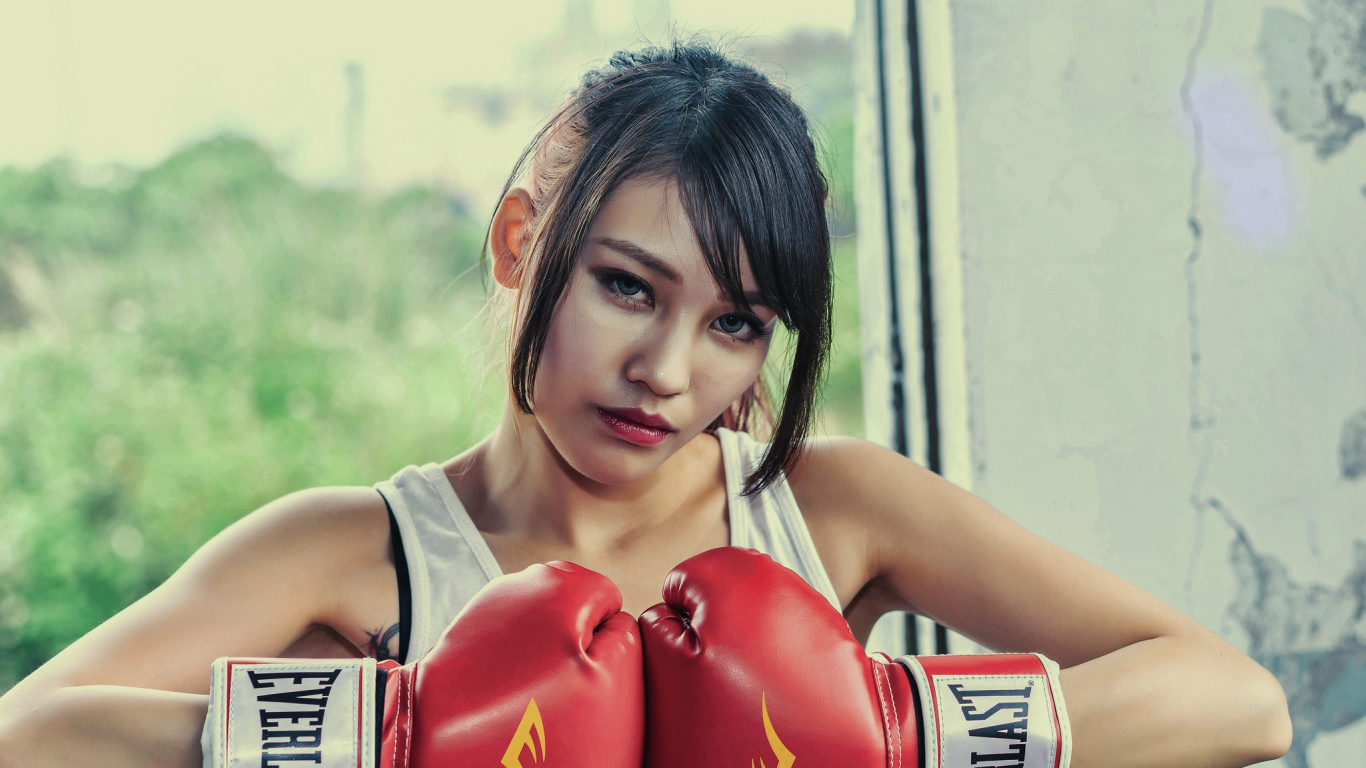 Обои бокс, боксерская перчатка, Женский бокс, кикбоксинг, перчатка в разрешении 1366x768