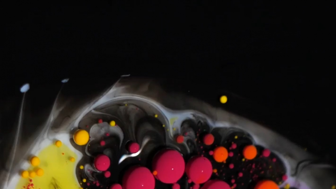 Обои корона мельбурн, жидкий, лепесток, арт, круг в разрешении 1366x768