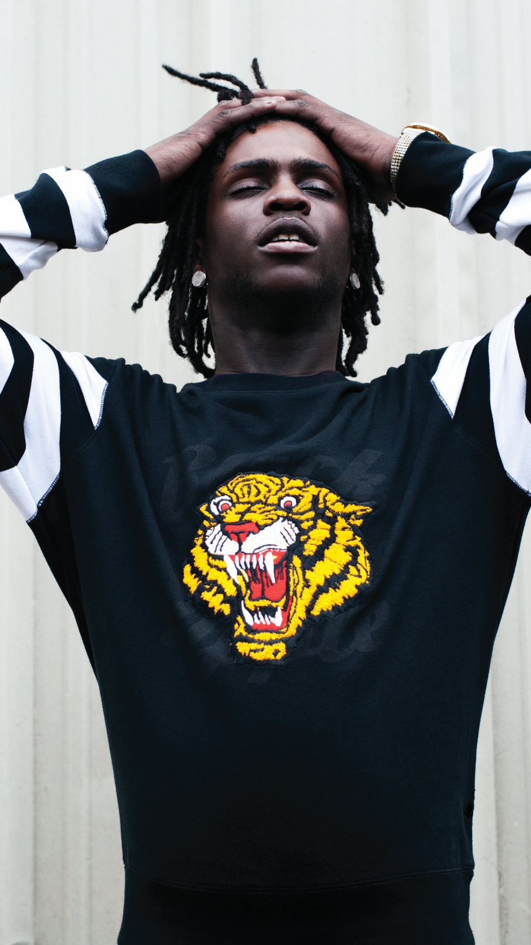 Обои хип хоп музыка, реппер, желтый, прохлада, рукав в разрешении 1080x1920