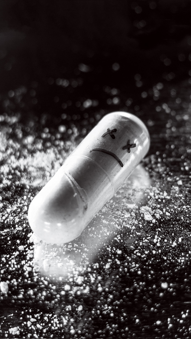 Обои монохромный, вода, космос, темнота, лекарство в разрешении 750x1334